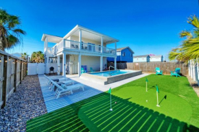 Priv Pool Yard w Putting Green Newly Remodeled Always Sunny by AvantStay